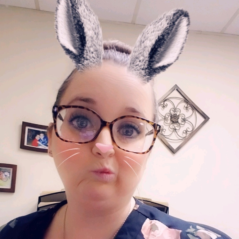 Meet your Posher, Holly